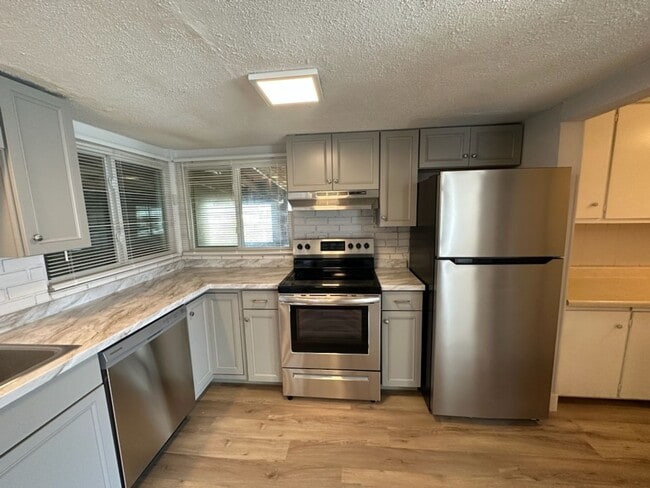 Building Photo - 2928 W Lehi Dr