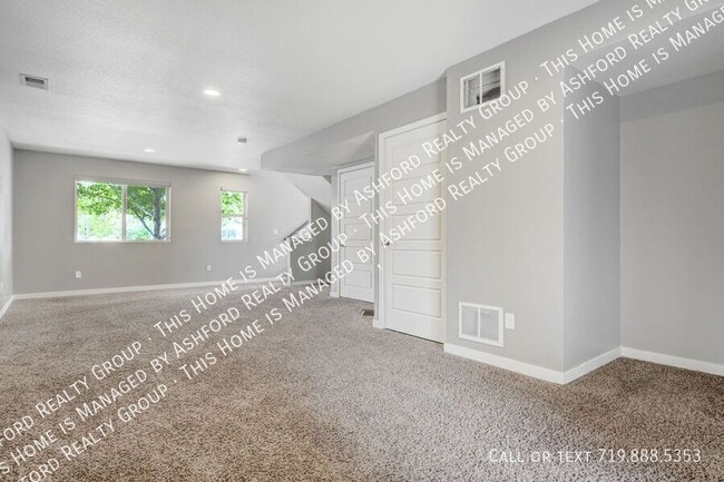 Building Photo - 6544 John Muir Trl