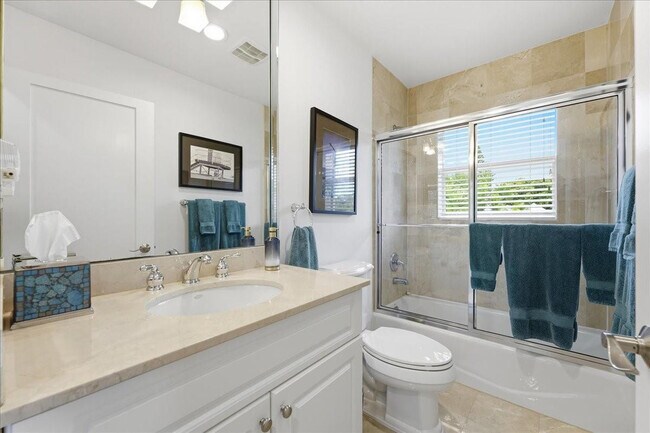 Building Photo - 4331 W Tradewinds Ave