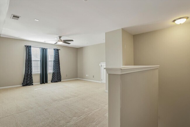 Building Photo - Cute 3 bedroom 2 bath