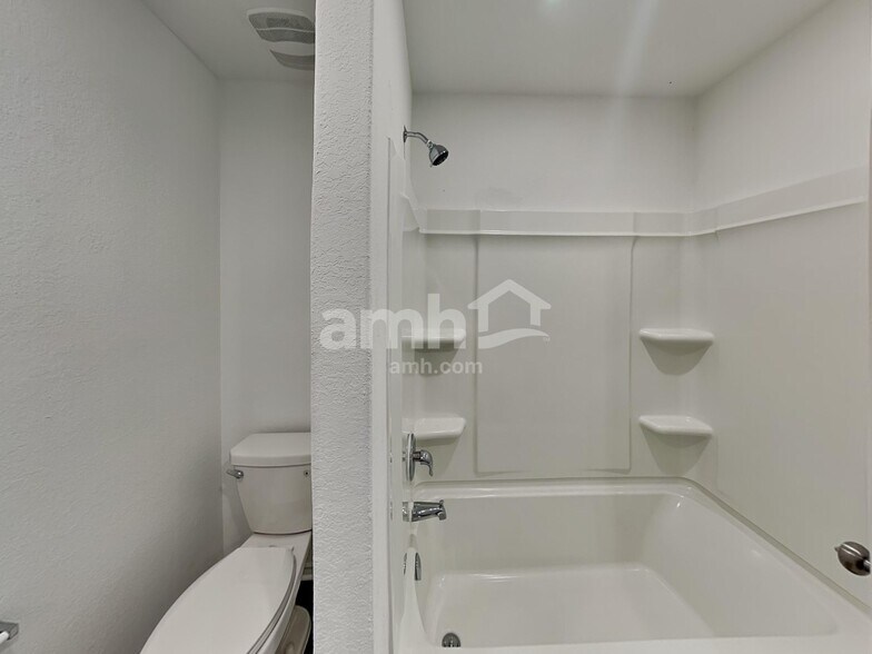 Building Photo - 5439 Elm Valley Dr