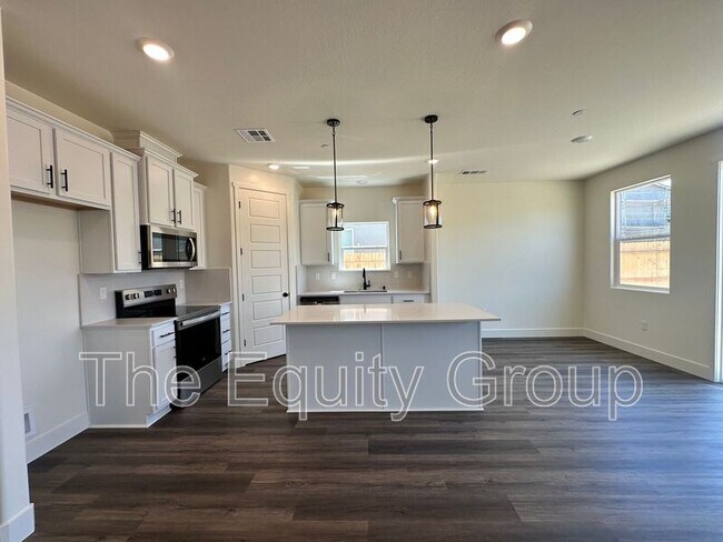 Building Photo - 3949 W Sunnyview Ave