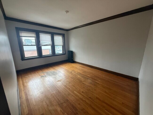 Building Photo - 3151 N Long Ave