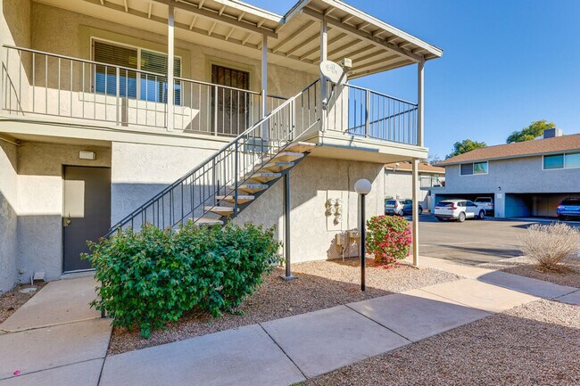 Building Photo - 1015 N Granite Reef Rd