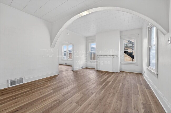 Building Photo - 1409 Hamill Ave