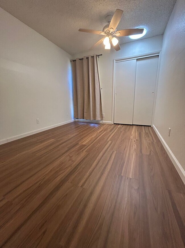 Building Photo - Available on 05/05/26, 1170 sq ft, 3 Bedrooms, 1.5 Baths, 2 Assigned Parking at Palehua Hale in M...