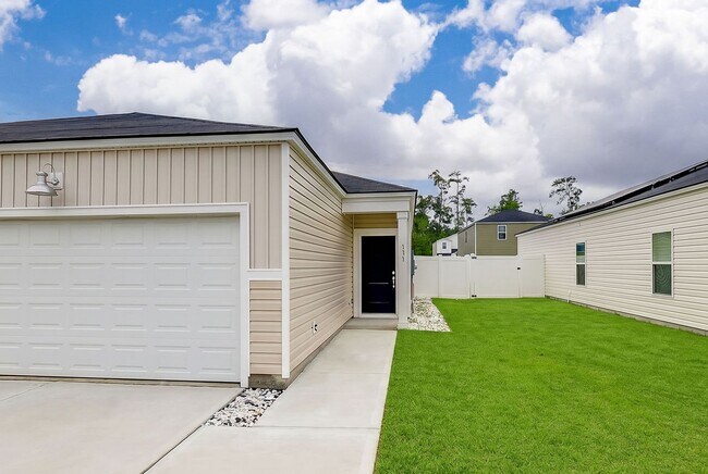 Building Photo - Spacious 4BR Home in Rincon with Fenced Yard & Modern Comforts