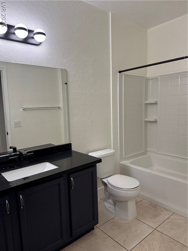 Building Photo - 6868 Sky Pointe Dr