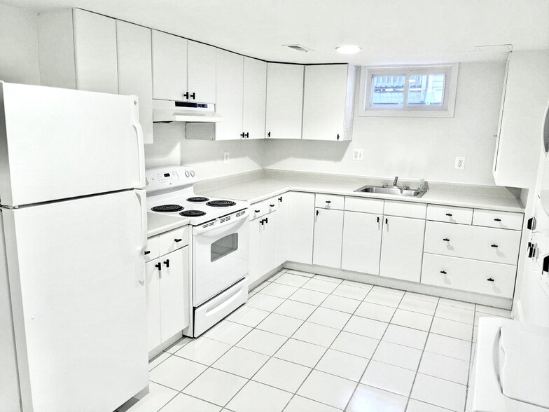 Building Photo - 6749 Eastern Ave