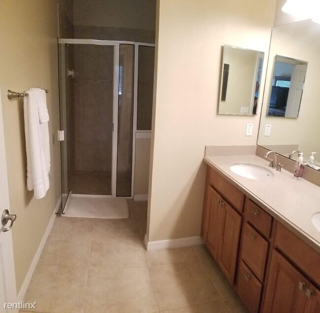 Building Photo - 2 br, 2 bath Condo - 2711 Rutledge Court