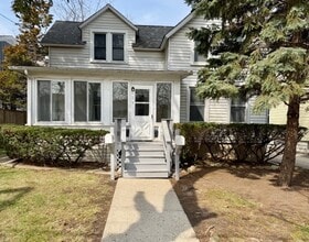 Building Photo - 609 1st St