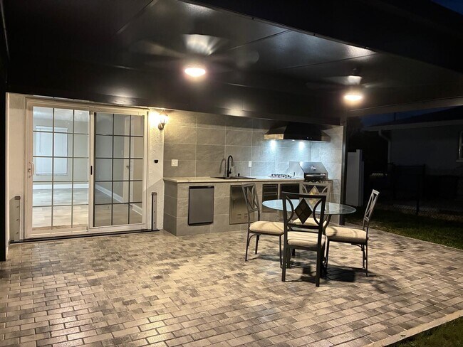 Building Photo - 5103 Condado Terrace