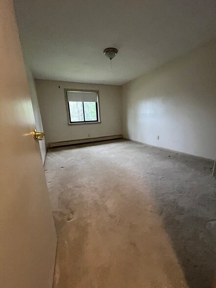 Building Photo - 655 W Lowell Ave