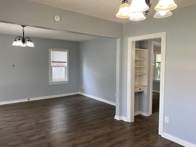 Building Photo - 632 SW 44th St