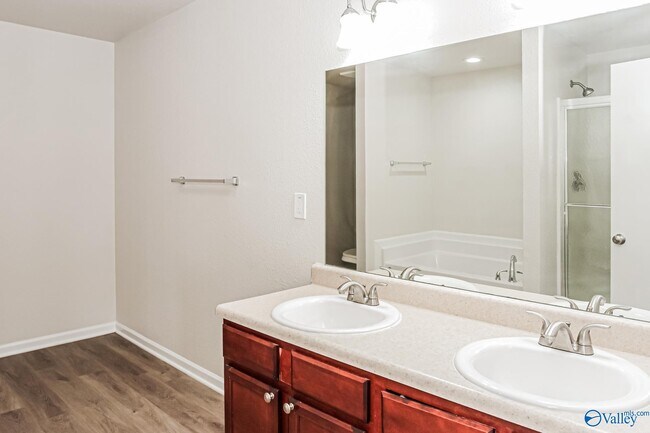 Building Photo - 100 Waterway Dr