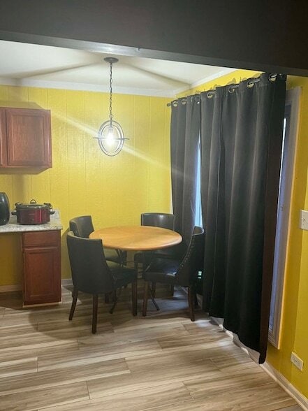 Building Photo - 3325 Beacon St