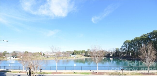 Building Photo - 108 Water Oak Dr