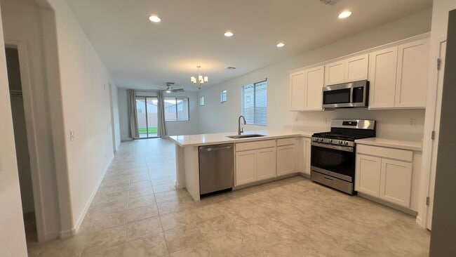 Building Photo - 16805 W Shangri La Rd