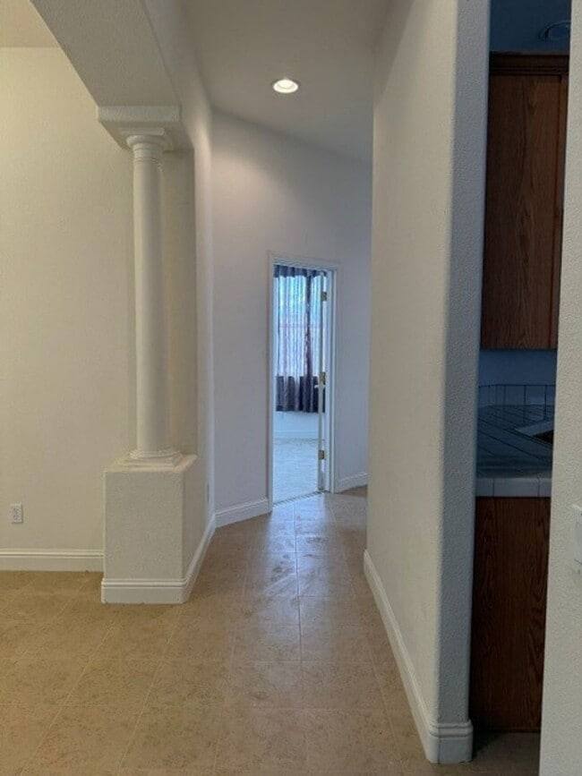 Building Photo - Beautiful 3 bed home with 3 car garage in Indian Hills behind Target
