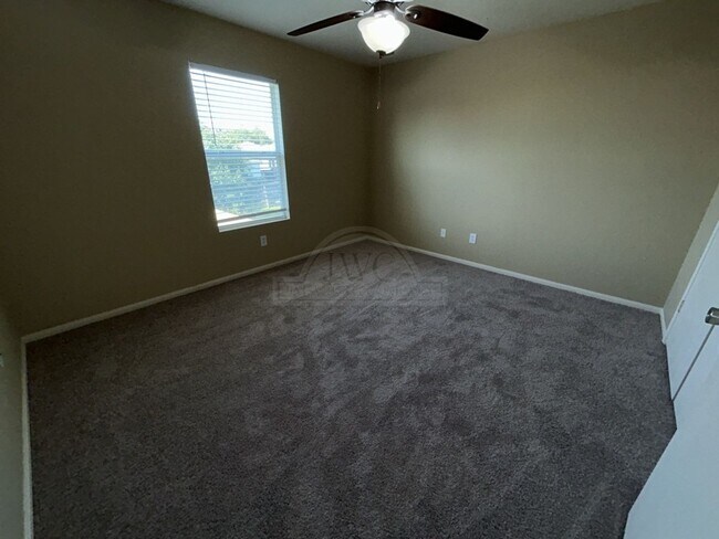 Building Photo - 3202 Blackburn Dr