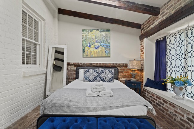 Building Photo - 545 E Congress St