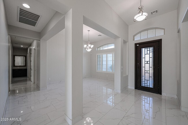 Building Photo - 6327 E Dixileta Dr