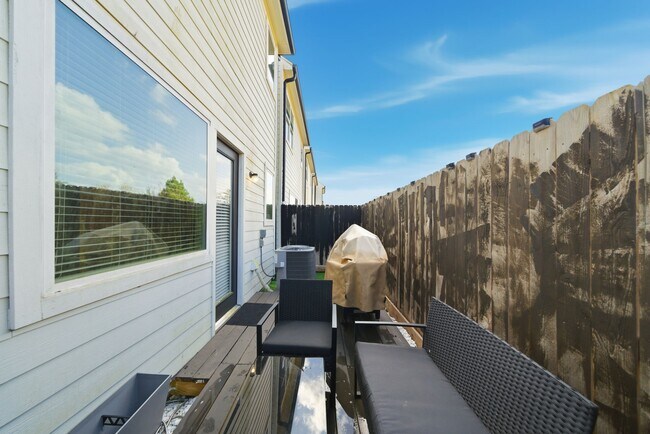 Building Photo - 2312 Silva Park Ln