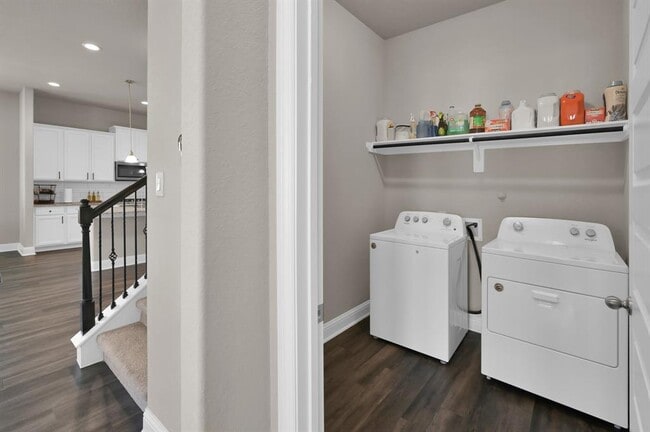 Building Photo - 17052 Easter Lily Dr