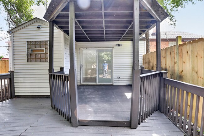 Building Photo - 9722 S Merrion Ave