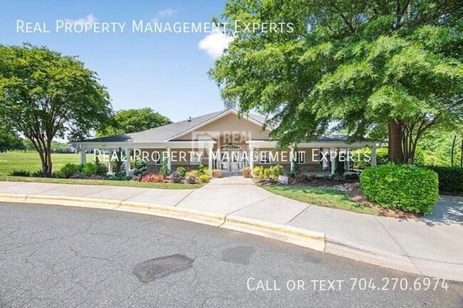 Building Photo - 159 Portola Valley Dr