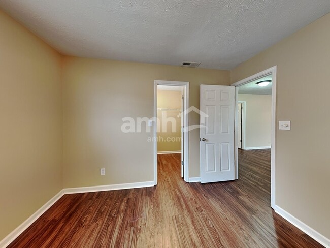 Building Photo - 1230 Highland Lake Way