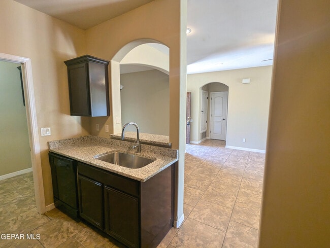 Building Photo - 1001 Half Moon Pass