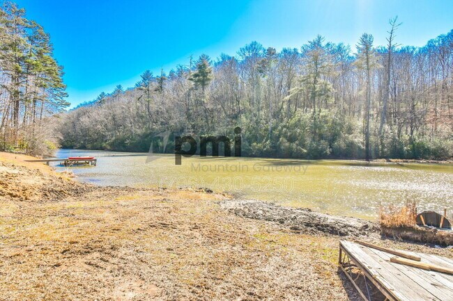 Building Photo - 461 River Estates Rd