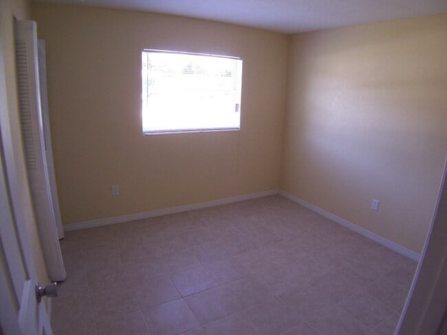 Building Photo - Three-Bedroom Home Near the Chain of Lakes