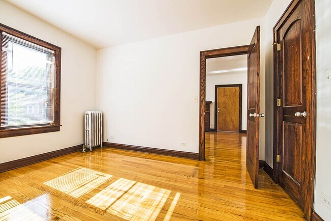 Building Photo - 6458 S Fairfield