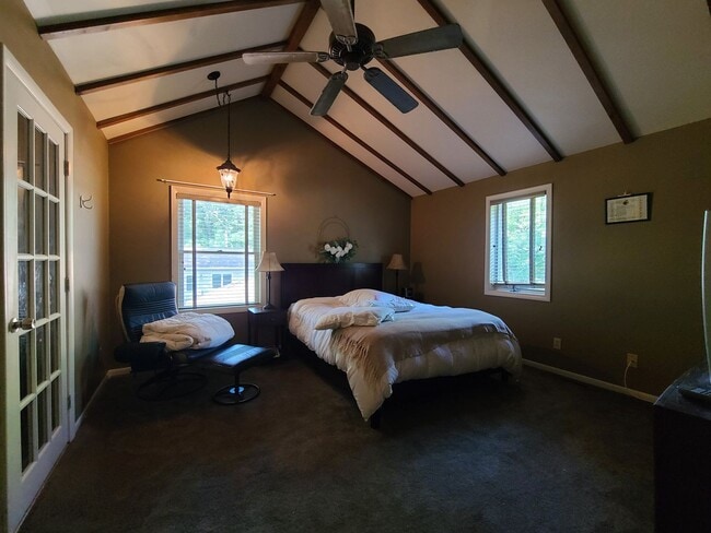 Building Photo - Fully Furnished 3-Bedroom Home – Pet Frien...