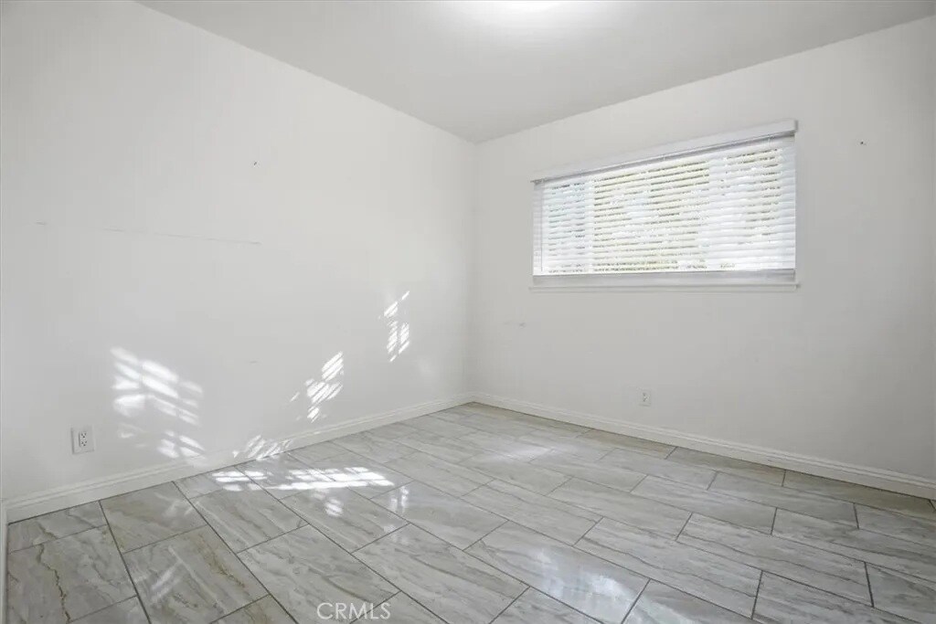 Building Photo - 1573 Casarin Ave