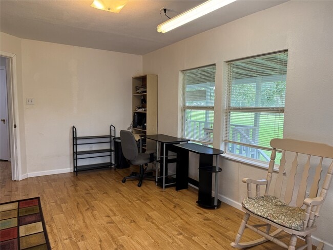 Building Photo - 2300 Bowler Rd