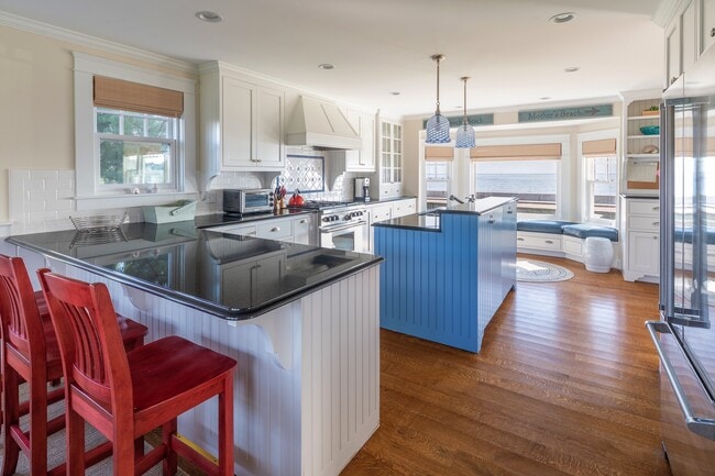 Building Photo - 159 Beach Ave