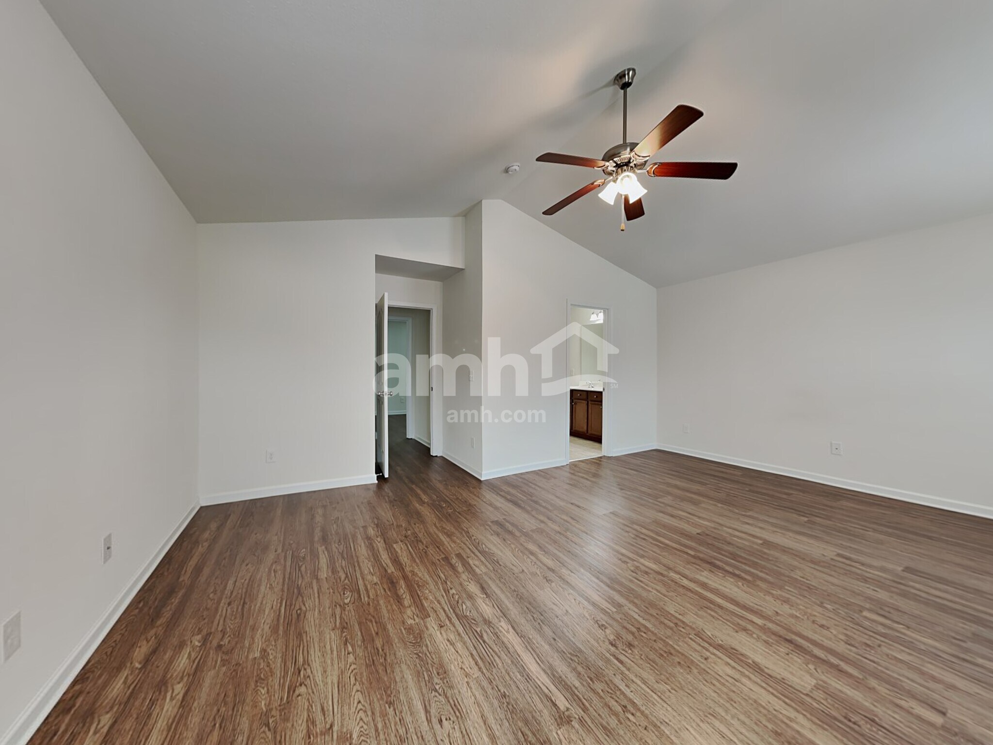 Building Photo - 1882 Woodstone Dr