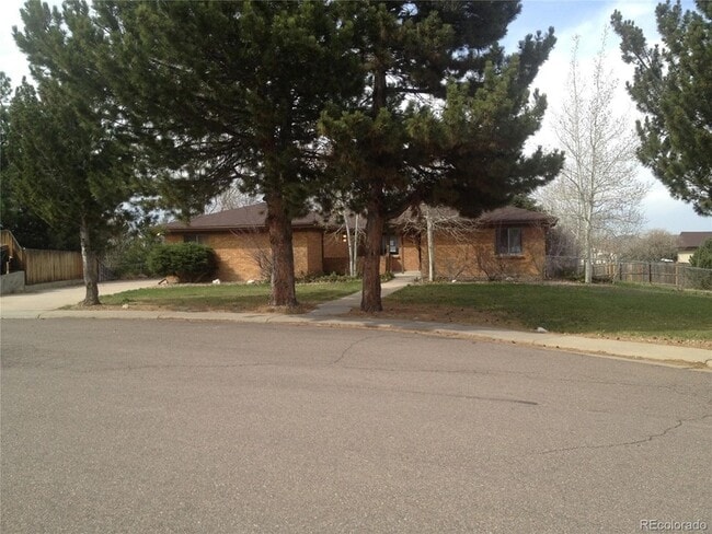Building Photo - 10989 Roseanna Dr