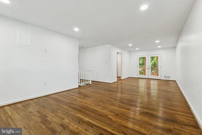 Building Photo - 8326 Briar Creek Dr