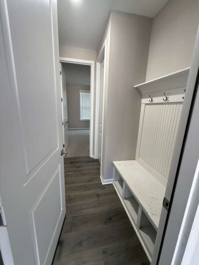 Building Photo - 128 Reids Cv Dr