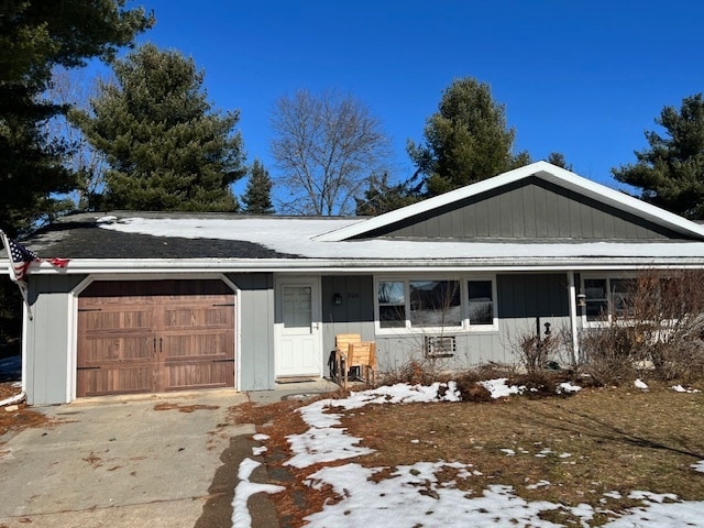 Building Photo - 326 Green Meadow Dr