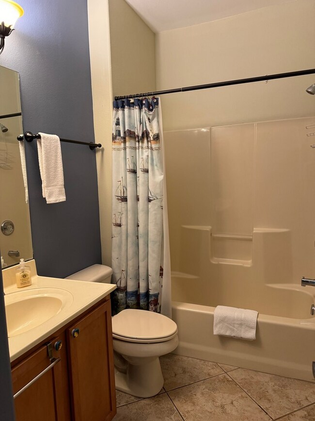 Building Photo - 5 Augusta Ct