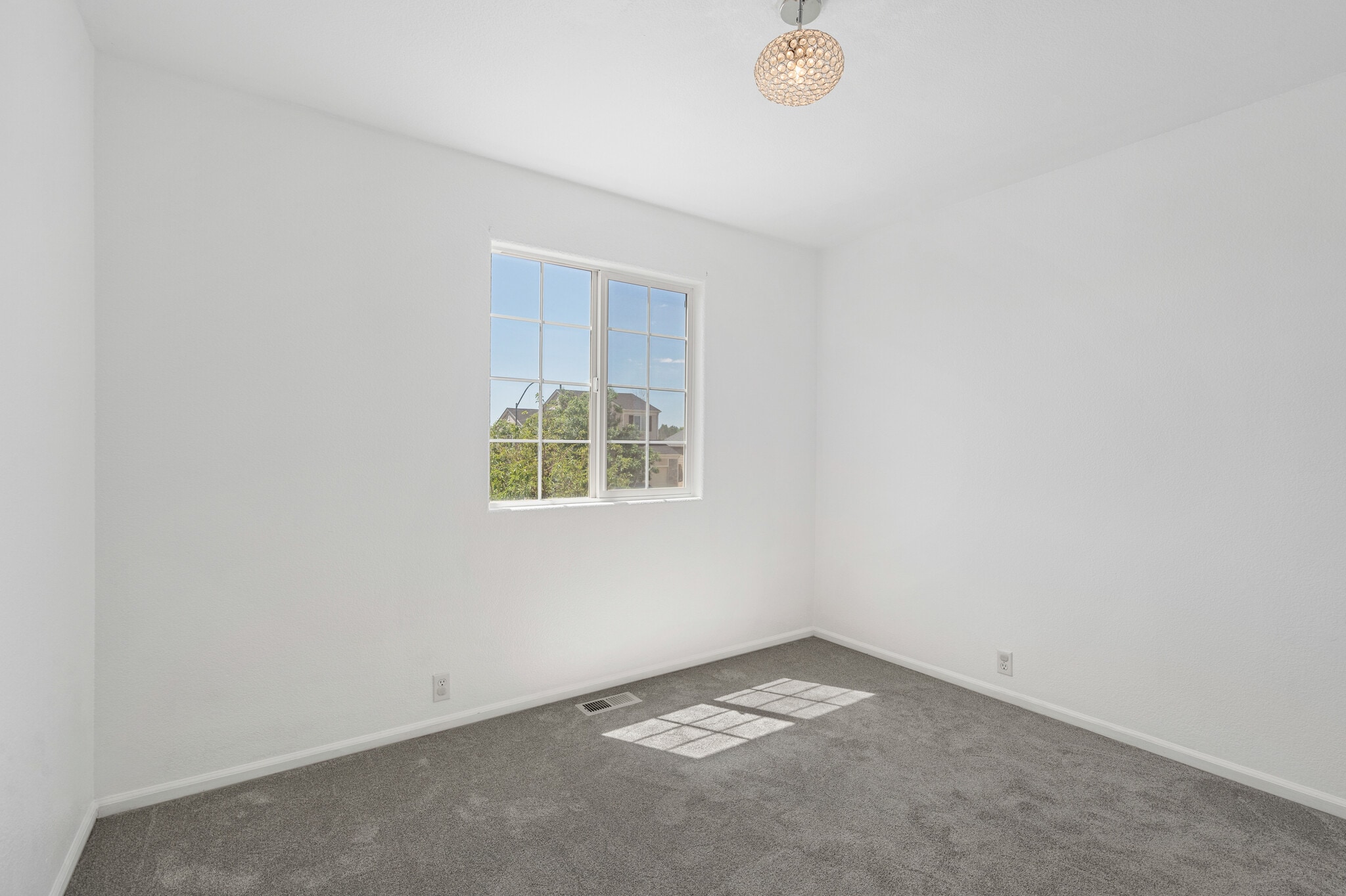 Building Photo - 7326 Village Meadows Dr