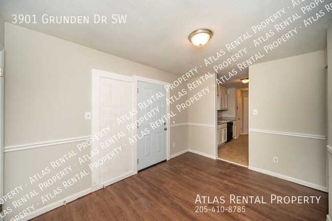 Building Photo - 3901 Grunden Dr SW