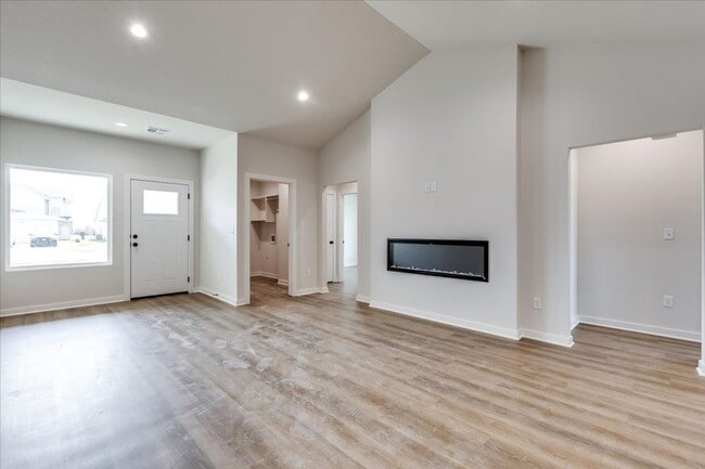 Building Photo - 221 Gowen St