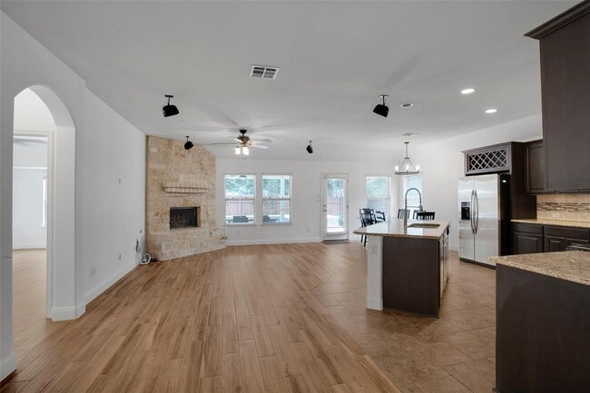 Building Photo - 9501 Bentley Garner Ln