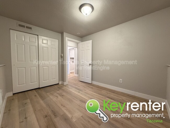 Building Photo - 2506 S Ash St